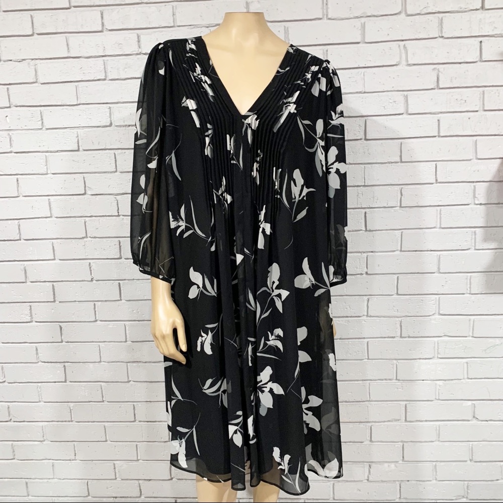 Calvin Klein Floral Chiffon 3/4 Sleeve Shift Dress